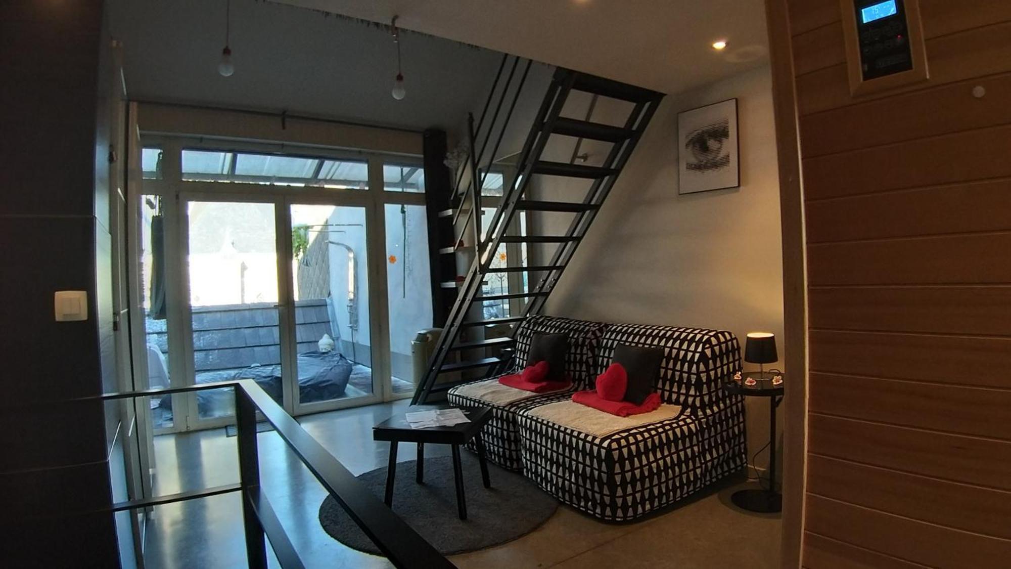شقة Wellness Loft With Sauna, Jacuzzi, Roof Terrace & Amazing View أنتويرب الغرفة الصورة