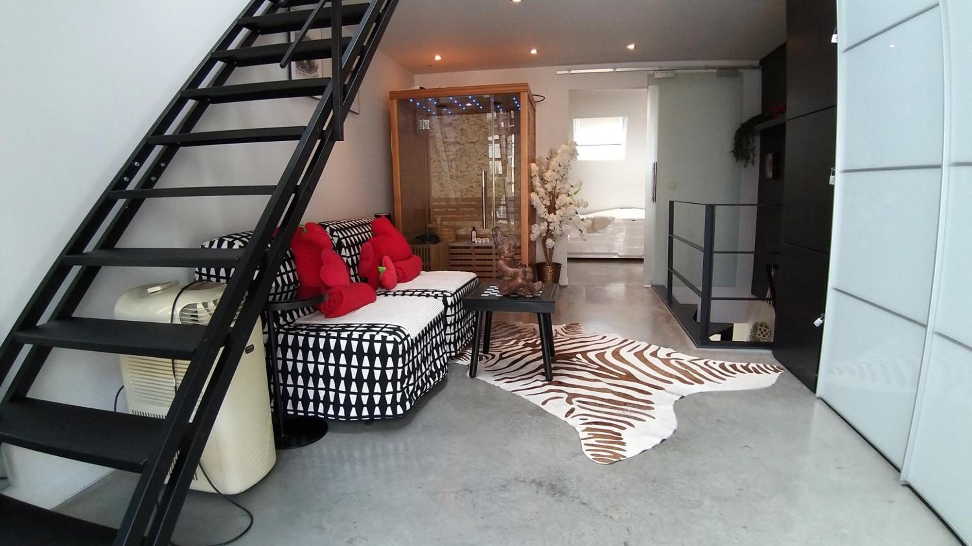 شقة Wellness Loft With Sauna, Jacuzzi, Roof Terrace & Amazing View أنتويرب المظهر الخارجي الصورة